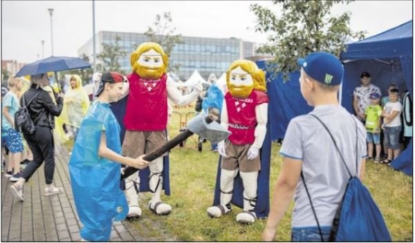 Apie globą – žaismingai, smagiai, atvirai ir skaudžiai