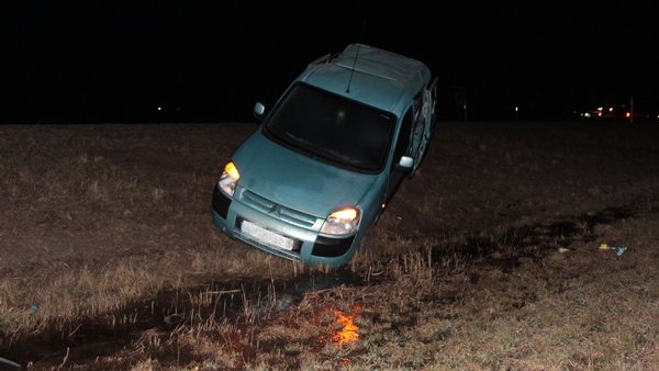 Apledėjęs kelias tapo spąstais (nuotraukos) (1)