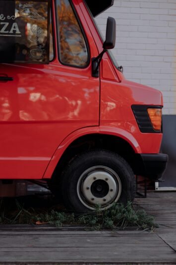 Apžvelgė, kaip dažnai apsidraudę KASKO patenka į avarijas: žalą registruoja net kas trečias