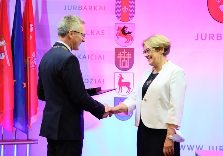 Atsisveikinimo dovana Danutei Matelienei – garbės ženklas