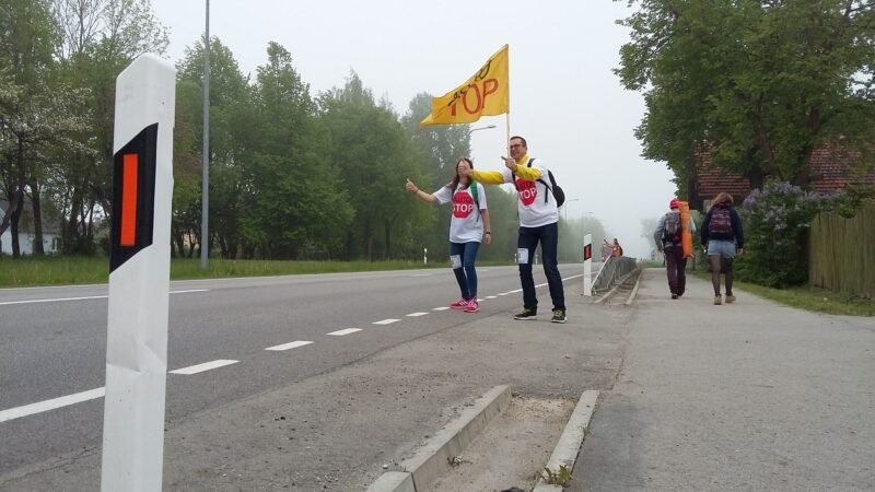 Autostopininkai grįžta į Raudonę