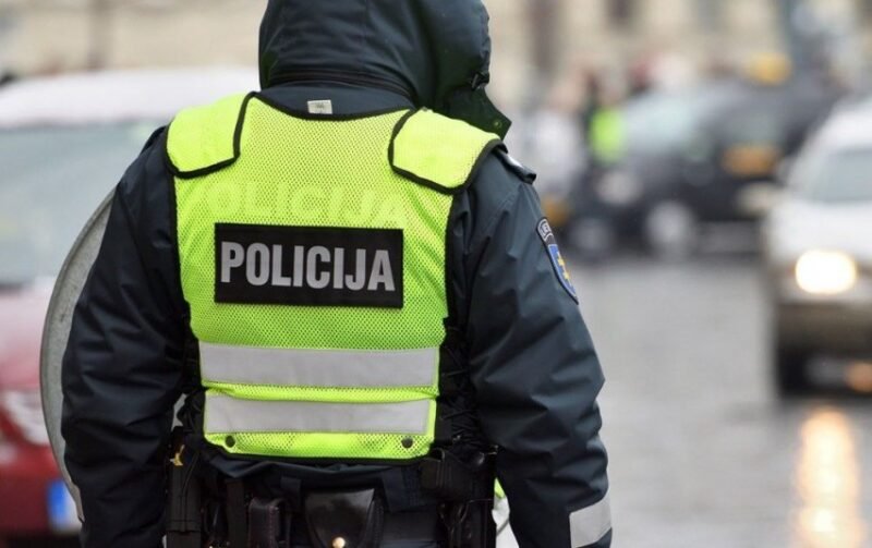 „BMW“ vairuotojas pūstelėjo 2,49 promilės (1)