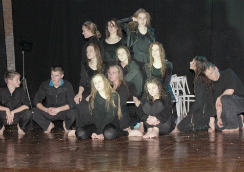 Būti paaugliu – scenoje ir gyvenime