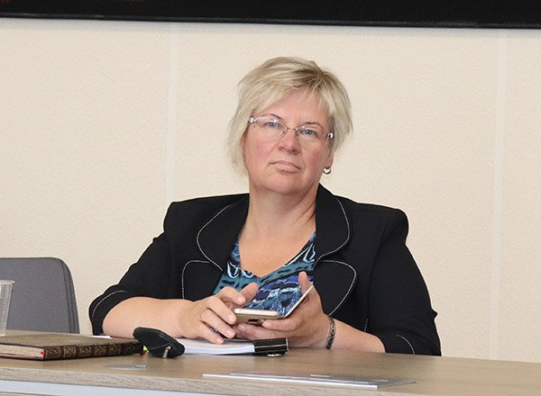 Buvusią direktorę vejasi nuobaudos (21)