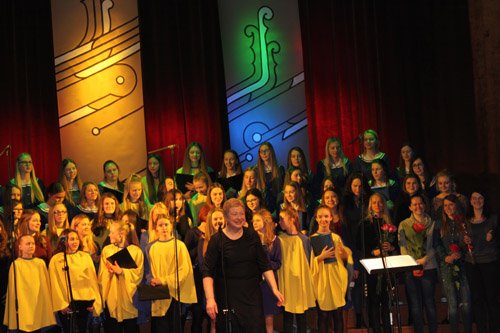 Chorvedė jubiliejų šventė su dainuojančiais mokiniais