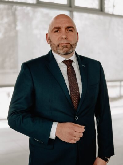 Daivaras Rybakovas dirbs žemės ūkio ministro Kęstučio Navicko patarėju (37)