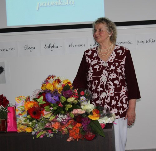 Debesų paveikslą piešia eilėraščiais