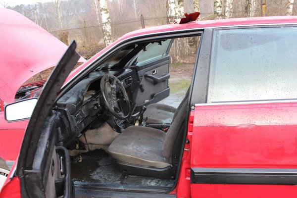 Degė automobilis (nuotraukos)