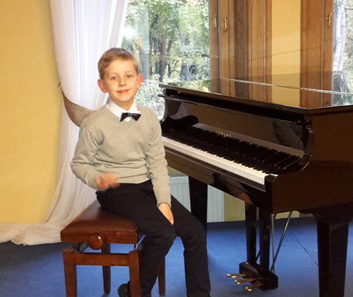 Dominykui tinka ir patinka groti