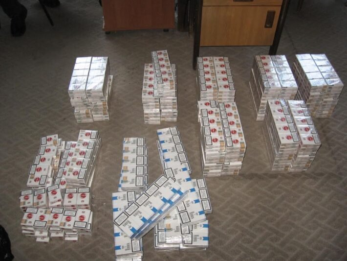 Dviejų jurbarkiečių namuose – kontrabandinių cigarečių už pustrečio tūkstančio eurų