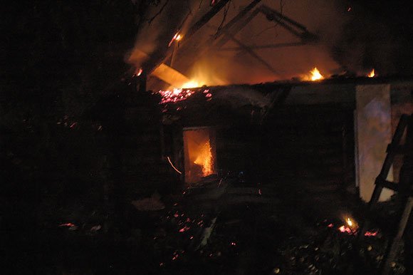 Šeima liko be namų