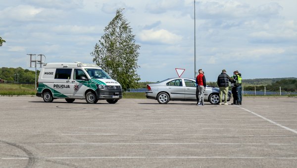 „Feisbuko“ aikštelėje – trijulė su narkotikais (nuotraukos) (22)