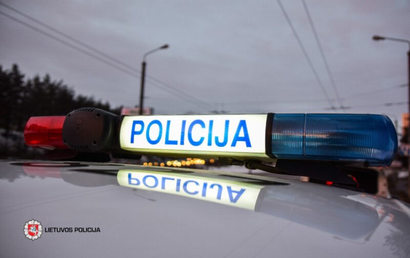 Garažą apvogė išgriovę sieną (3)