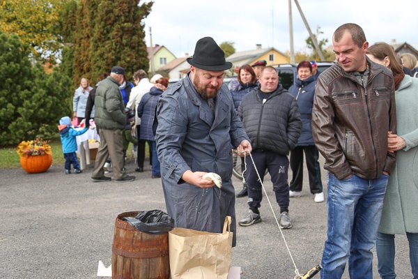 Girdžiuose ūžė teatralizuotas „Senasis turgus“ (2 video, nuotraukos) (9)