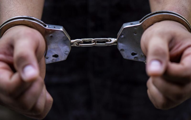 Girta moteris įkando policininkui (2)