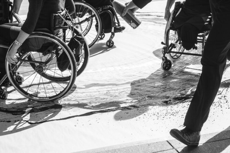 Gruodžio 3-ioji – Tarptautinė neįgaliųjų diena. Lietuvos advokatūros diena.