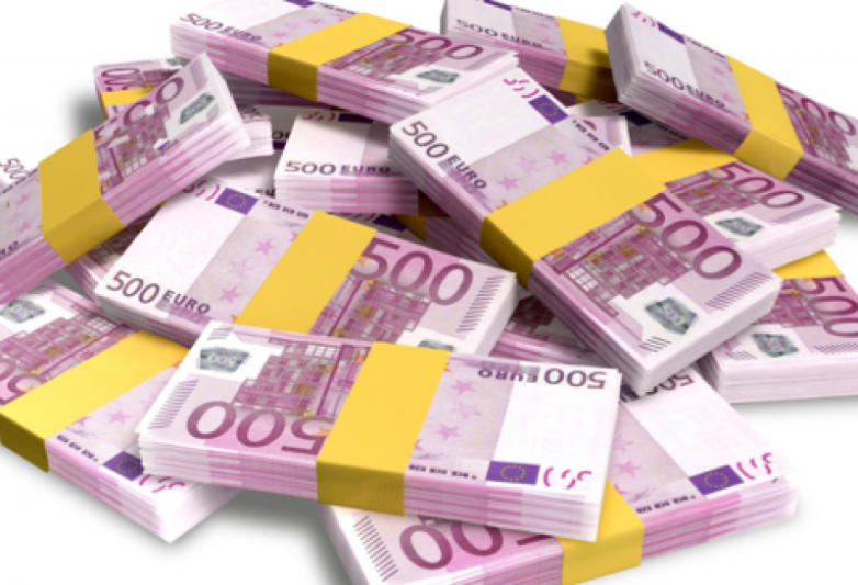 Iš mirusio tėvo sąskaitos pasisavino 15 tūkst. eurų