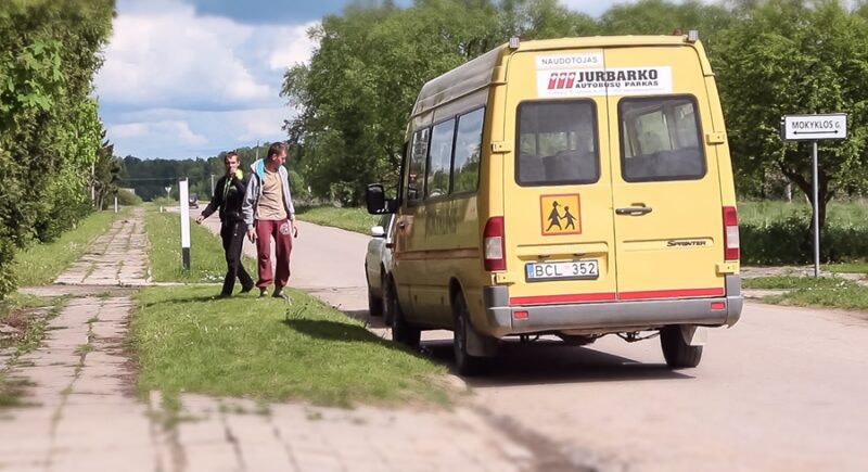 Iš mokyklos – į ligoninę: medikams pristatyti alkoholiu apsinuodiję penktokai (video) (2)