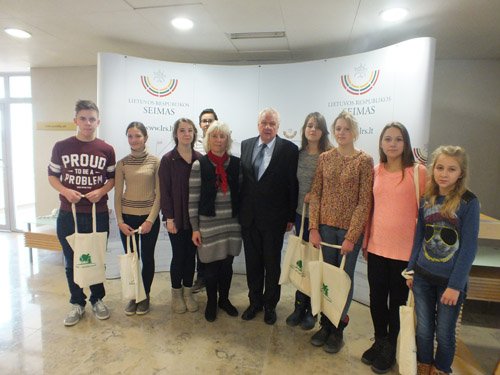 Iš Seimo parsivežėme dovanų