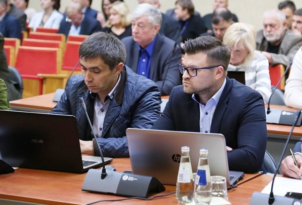 Iš valdančiosios daugumos traukiasi „Jaunoji karta“ (papildyta mero komentaru) (15)