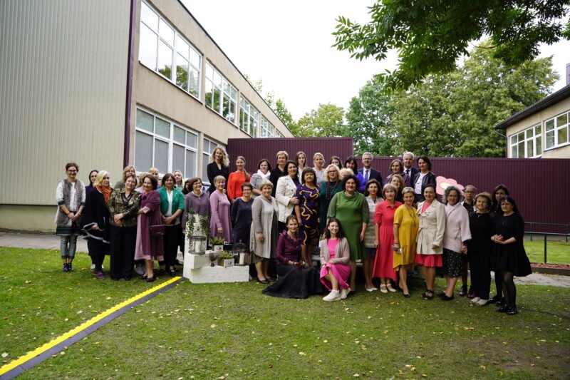 Ilgametės sėkmės paslaptis – pavadinimas ir komanda