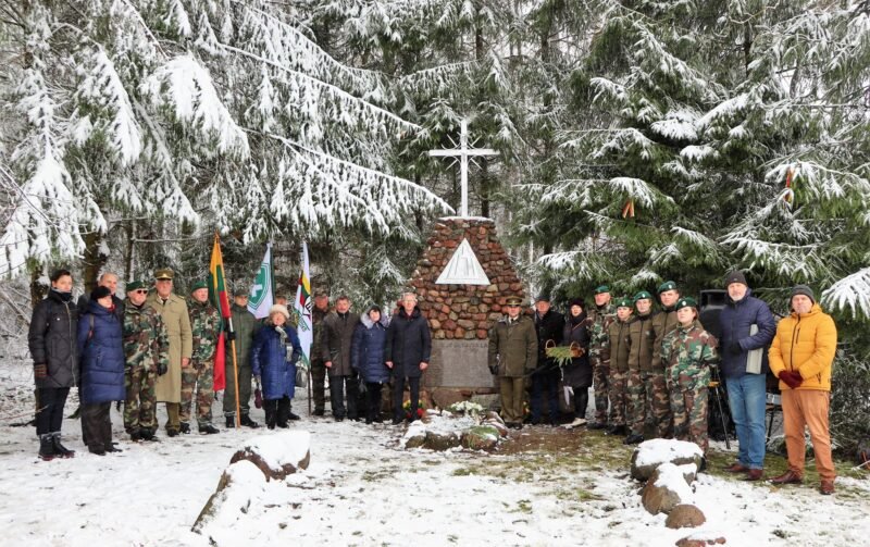 Šimkaičiuose paminėtos generolo Jono Žemaičio-Vytauto mirties metinės