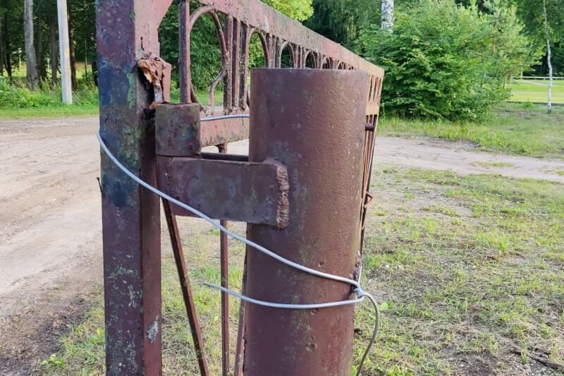 Išsikrausčius įstaigai – vartų detektyvas (3)