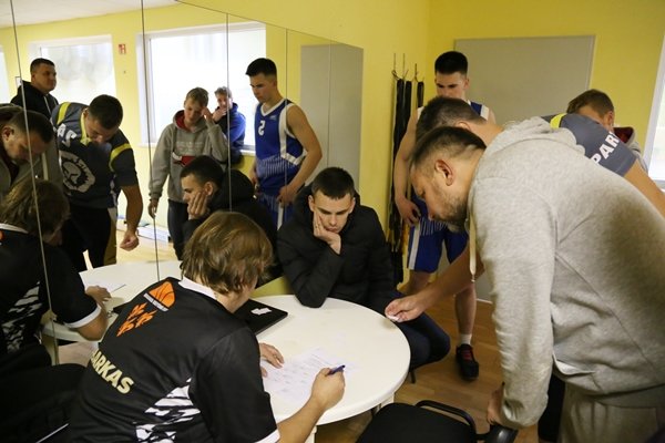 Ištraukti „Šviesos“ taurės burtai