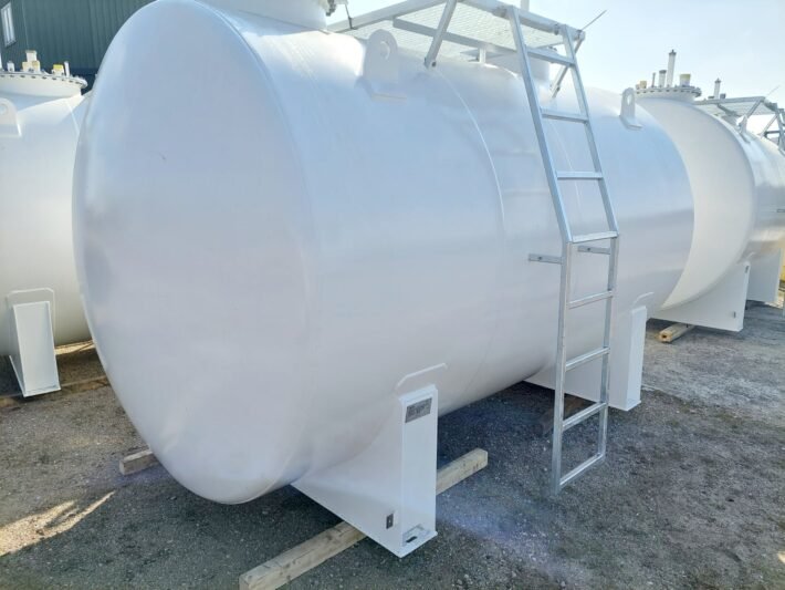 Jurbarke atsiras degalinė laivams