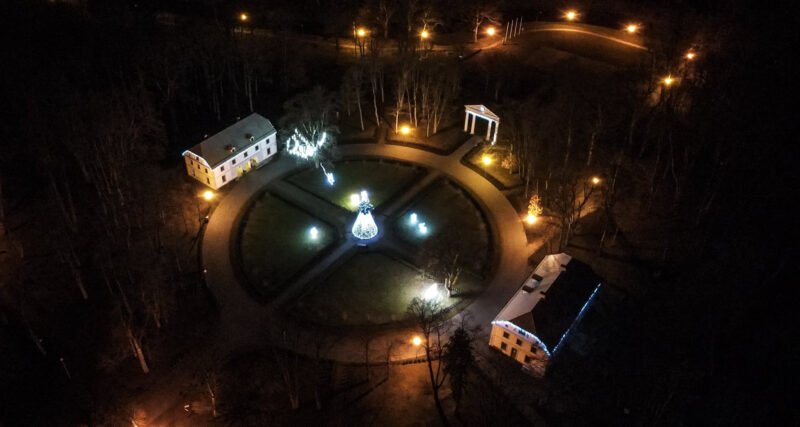 Jurbarke užges kalėdiniai papuošimai – 2021-uosius raginama sutikti namuose (2)