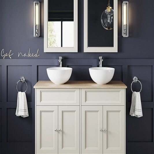 Kaip sukomplektuoti vonios baldus?