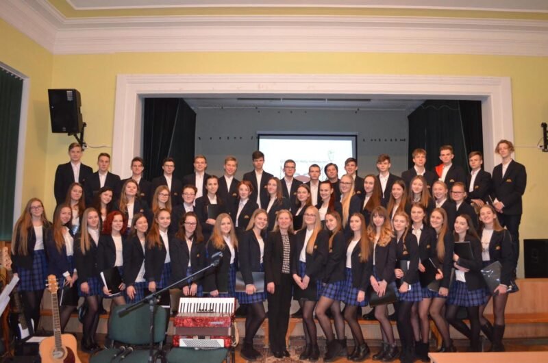 Kalėdinis koncertas Jurbarko Antano Giedraičio-Giedriaus gimnazijoje