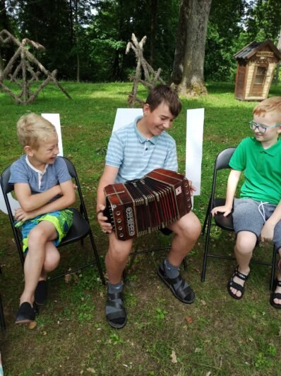 Karantinas sutaupė stovykloms