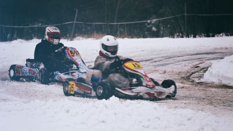 Kartingo lenktynininkai žiemos sezono vidurį švęs Smalininkuose