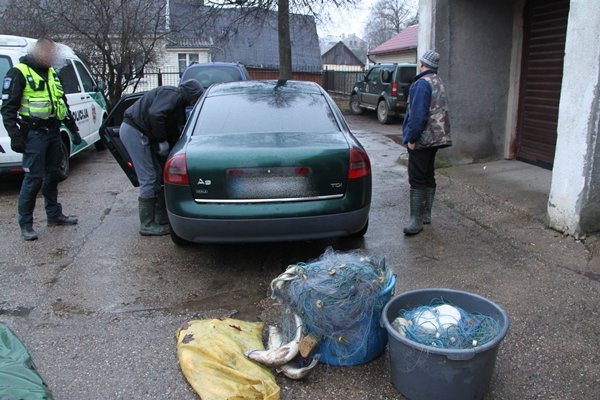 Kūčių rytą brakonieriai siaubė Mituvą (nuotraukos) (3)