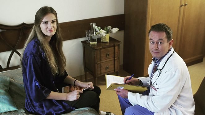 „Kibirkšties“ puolėja D.Šarauskaitė nusifilmavo seriale „Rezidentai“ (video) (1)