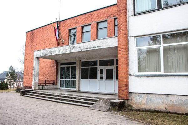 Įkliuvo mokykloje gėrusios darbuotojos (11)