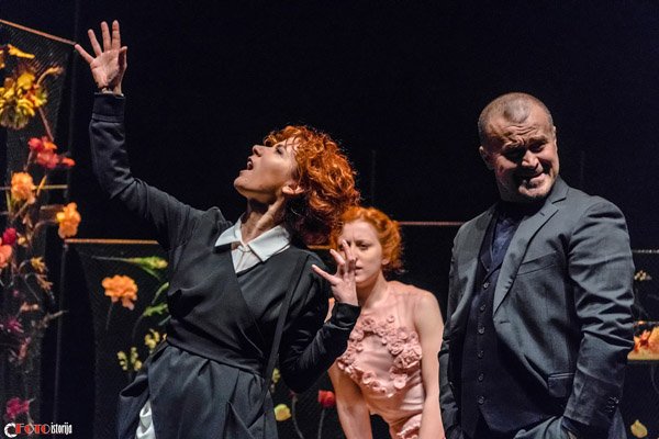 Knygos teatras: pažinti ir pajusti