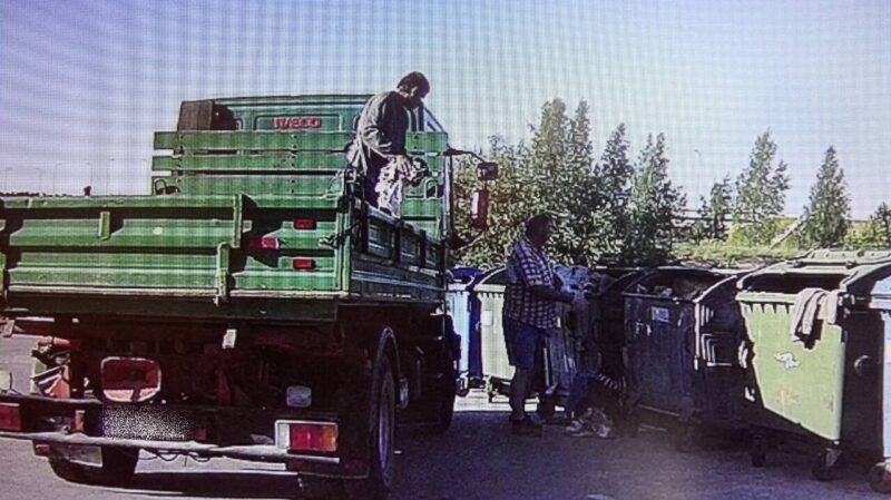 Komunalininkai įtariami neteisėta veikla (23)