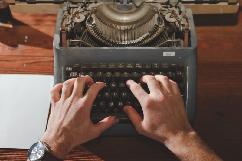 Kovo 3-ioji – Tarptautinė rašytojų diena. Pasaulinė laukinės gamtos diena. Pasaulinė klausos diena.