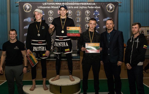 Kovotojai šventes pasitinka turnyruose