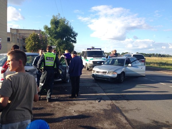 Kęstučio ir Lauko gatvių sankryžoje – avarija (nuotraukos) (1)