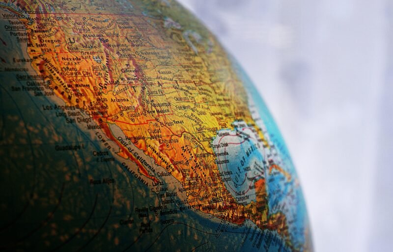 Lapkričio 16-oji – Tarptautinė tolerancijos diena; Lietuvos pašto diena; Tarptautinė geografinių informacinių sistemų diena; Pasaulinė lėtinės obstrukcinės plaučių ligos diena