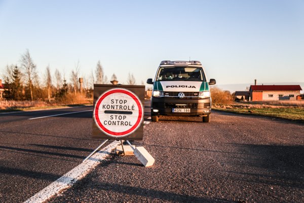 Lietuvos miestus apjuosė 300 policijos postų grandinė. Užsidarė ir Jurbarkas (nuotraukos)
