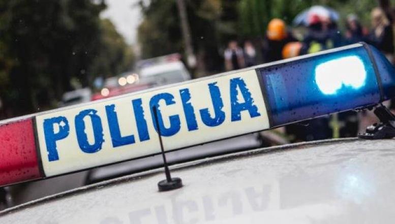 Ligoninėje pacientė tramdyta antrankiais, priešindamasi ji įkando policininkei