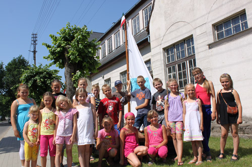 Mažieji smalininkiečiai žvejojo ir piešė žvejo svajonę