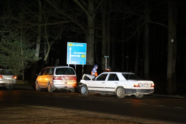 „Mercedes-Benz“ trenkėsi į „Audi“ (nuotraukos)