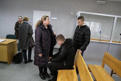 Merginą sumušusiam ir prievartavusiam kovotojui siūlo penkerius metus kalėjime (nuotraukos, papildyta video) (23)