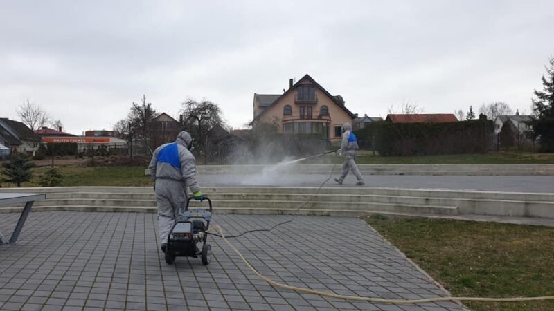 Į miestą grįžo dezinfekciją atliekantys darbininkai (dezinfekuojamų vietų sąrašas) (1)