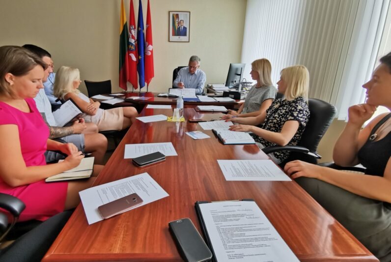 Miestas ruošiasi šventei (1)